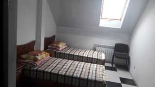 Хостелы Hostel Vitan Львов Двухместный номер эконом-класса с 2 отдельными кроватями-3