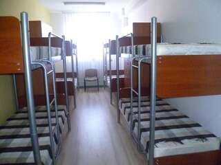 Хостелы Hostel Vitan Львов Кровать в общем номере для мужчин и женщин с 10 кроватями-2