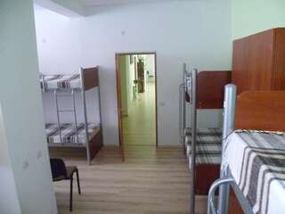 Хостелы Hostel Vitan Львов Кровать в общем 8-местном номере-2