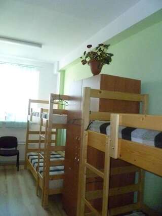Хостелы Hostel Vitan Львов Кровать в общем 8-местном номере-4
