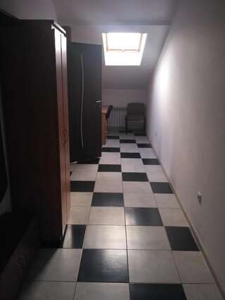 Хостелы Hostel Vitan Львов Cемейный номер с собственной ванной комнатой-11